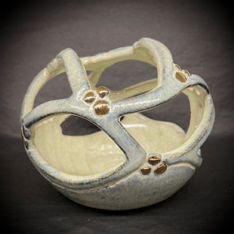 gennembrudt lille g.. by Tove Balling | keramik